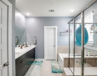 15912 Cadoz Dr - Photo Thumbnail 17
