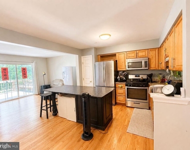 10417 Heathside Way - Photo Thumbnail 9