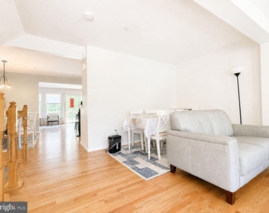 10417 Heathside Way - Photo Thumbnail 5