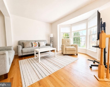 10417 Heathside Way - Photo Thumbnail 1