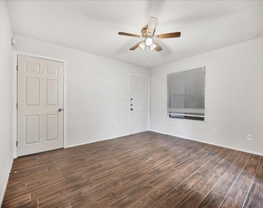 2500 Burleson Rd - Photo Thumbnail 4