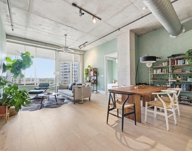 800 W 5th St - Photo Thumbnail 13