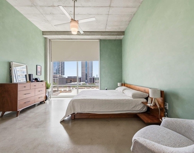800 W 5th St - Photo Thumbnail 2