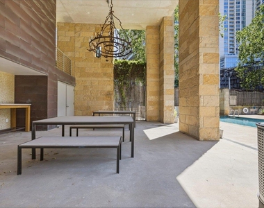 800 W 5th St - Photo Thumbnail 29