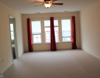 23514 Gardenside Place - Photo Thumbnail 14