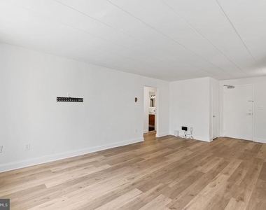 4800 Chevy Chase Drive - Photo Thumbnail 14