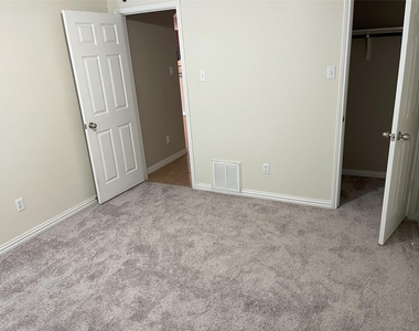2375 Garlic Creek Dr - Photo Thumbnail 12