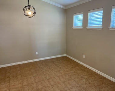 2375 Garlic Creek Dr - Photo Thumbnail 2