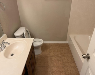 2375 Garlic Creek Dr - Photo Thumbnail 11