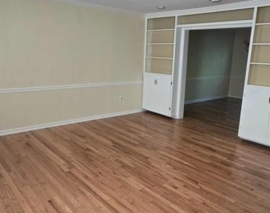 10905 Bolton Drive - Photo Thumbnail 11
