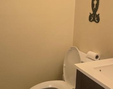 10905 Bolton Drive - Photo Thumbnail 2