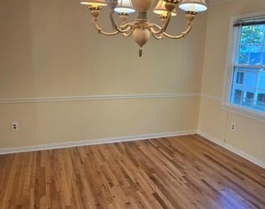 10905 Bolton Drive - Photo Thumbnail 8