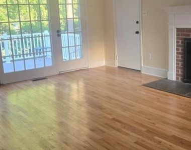 10905 Bolton Drive - Photo Thumbnail 4
