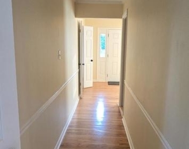 10905 Bolton Drive - Photo Thumbnail 6