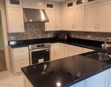 10905 Bolton Drive - Photo Thumbnail 9