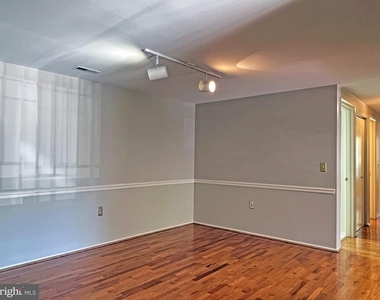 18140 Chalet Drive - Photo Thumbnail 5