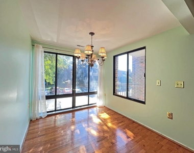 18140 Chalet Drive - Photo Thumbnail 11