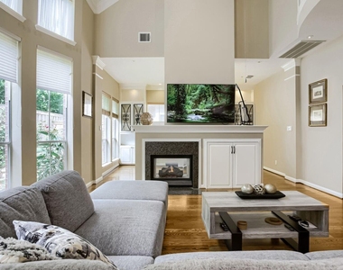 4147 E Northampton Pl - Photo Thumbnail 7
