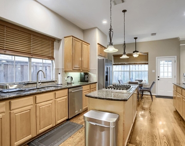 4147 E Northampton Pl - Photo Thumbnail 16