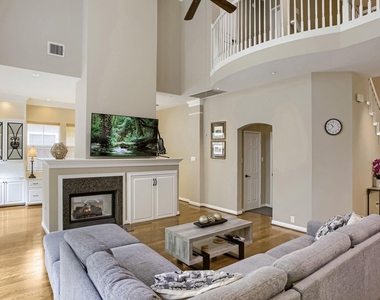 4147 E Northampton Pl - Photo Thumbnail 6