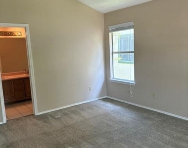 17511 Klamath Falls Dr - Photo Thumbnail 3