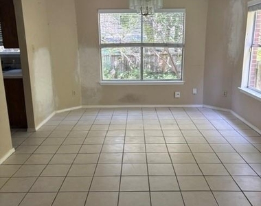 17511 Klamath Falls Dr - Photo Thumbnail 1