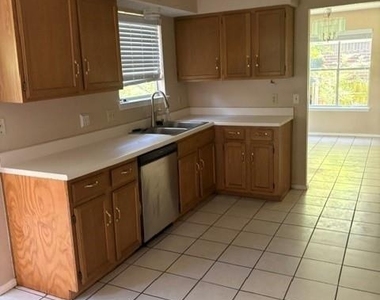 17511 Klamath Falls Dr - Photo Thumbnail 4