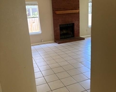 17511 Klamath Falls Dr - Photo Thumbnail 5