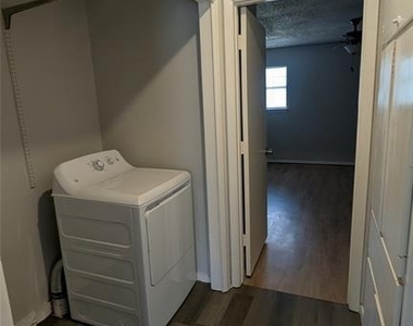 107 Beck St - Photo Thumbnail 4