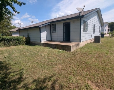 107 Beck St - Photo Thumbnail 7