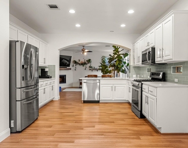 10305 Channel Island Dr - Photo Thumbnail 15