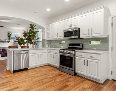 10305 Channel Island Dr - Photo Thumbnail 16
