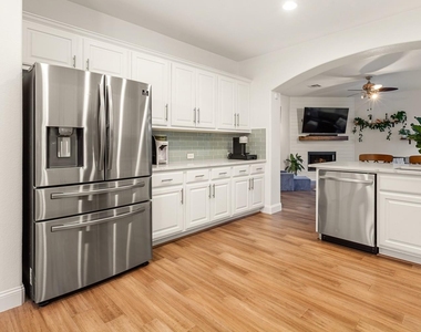 10305 Channel Island Dr - Photo Thumbnail 18