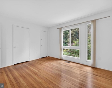 9404 Woodington Drive - Photo Thumbnail 27