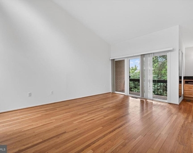9404 Woodington Drive - Photo Thumbnail 18