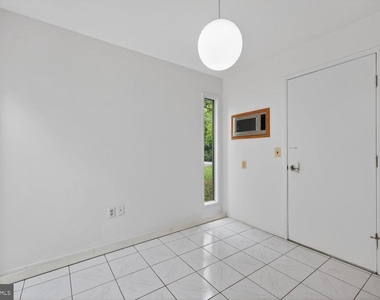 9404 Woodington Drive - Photo Thumbnail 4