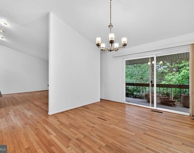 9404 Woodington Drive - Photo Thumbnail 10