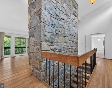 9404 Woodington Drive - Photo Thumbnail 6
