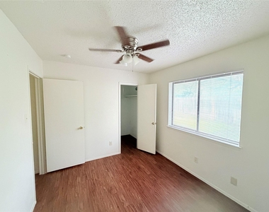10904 Meadgreen Ct - Photo Thumbnail 28