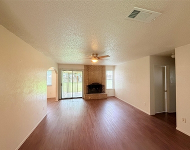 10904 Meadgreen Ct - Photo Thumbnail 1