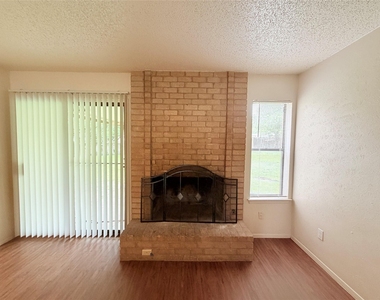 10904 Meadgreen Ct - Photo Thumbnail 4