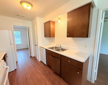 10904 Meadgreen Ct - Photo Thumbnail 9