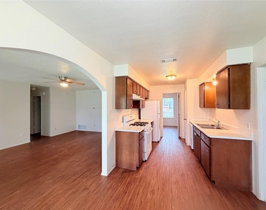 10904 Meadgreen Ct - Photo Thumbnail 8