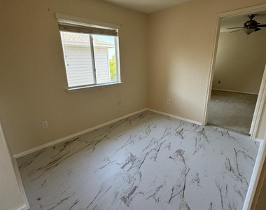 1420 Davis Mountain Loop - Photo Thumbnail 5