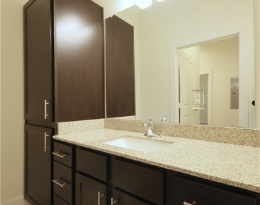 2400 Louis Henna Blvd - Photo Thumbnail 9