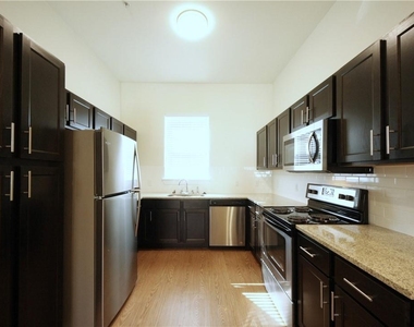 2400 Louis Henna Blvd - Photo Thumbnail 3