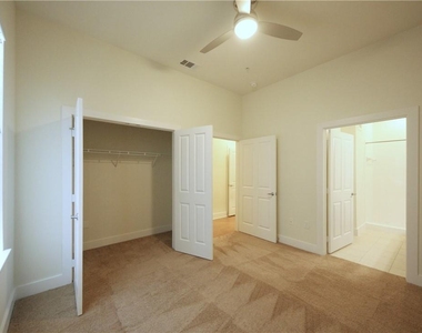 2400 Louis Henna Blvd - Photo Thumbnail 12