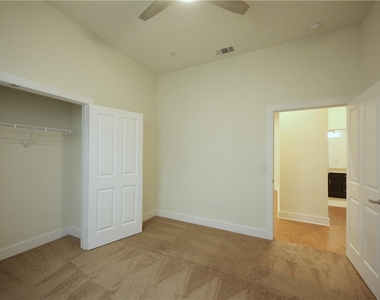2400 Louis Henna Blvd - Photo Thumbnail 7