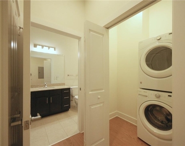 2400 Louis Henna Blvd - Photo Thumbnail 10