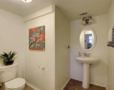 1054 Dorn - Photo Thumbnail 20
